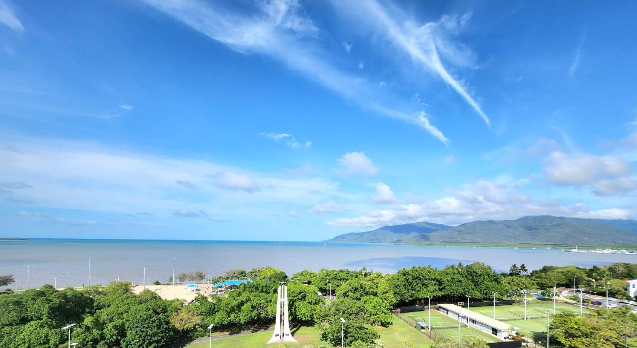 Cairns Luxury Seaview Apartment Exteriér fotografie