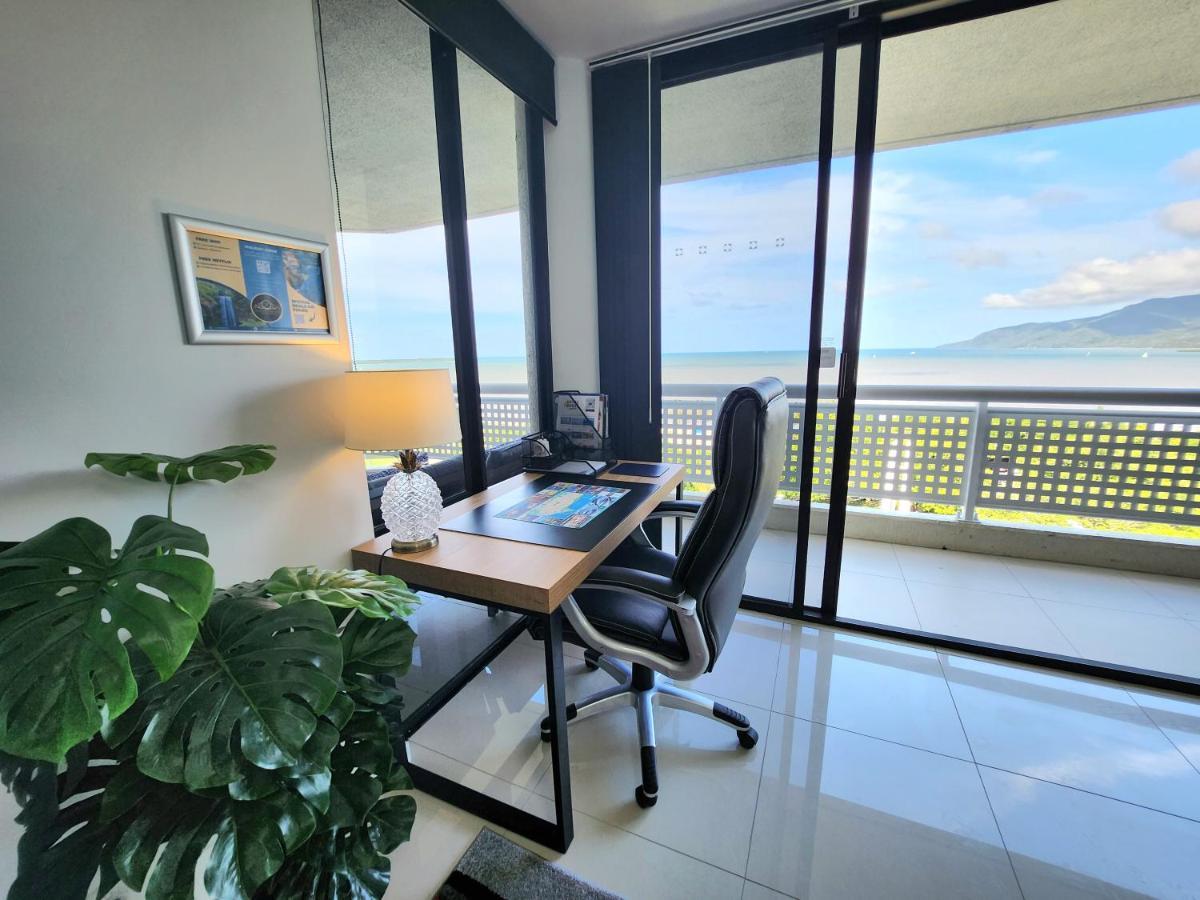Cairns Luxury Seaview Apartment Exteriér fotografie